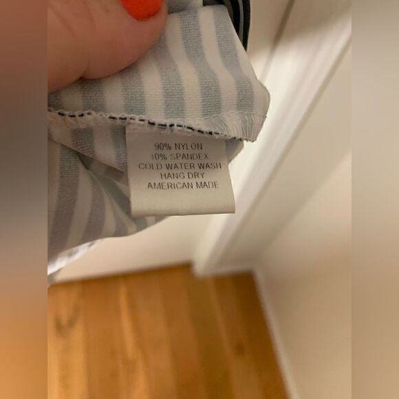 Sailor-Sailor EUC navy blue/white striped off the shoulder ruffle dress Size XS - Picture 5 of 5